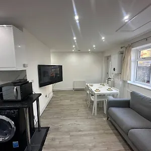 2 Bedroom House,brownhillrd Se6 , Londres Reino Unido