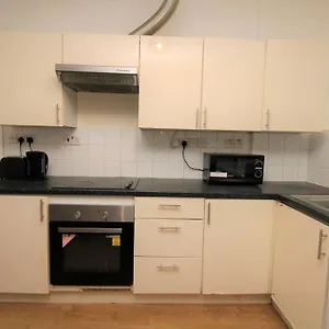 Appartement Ideal 2 Bed Flat Close To City, Londres