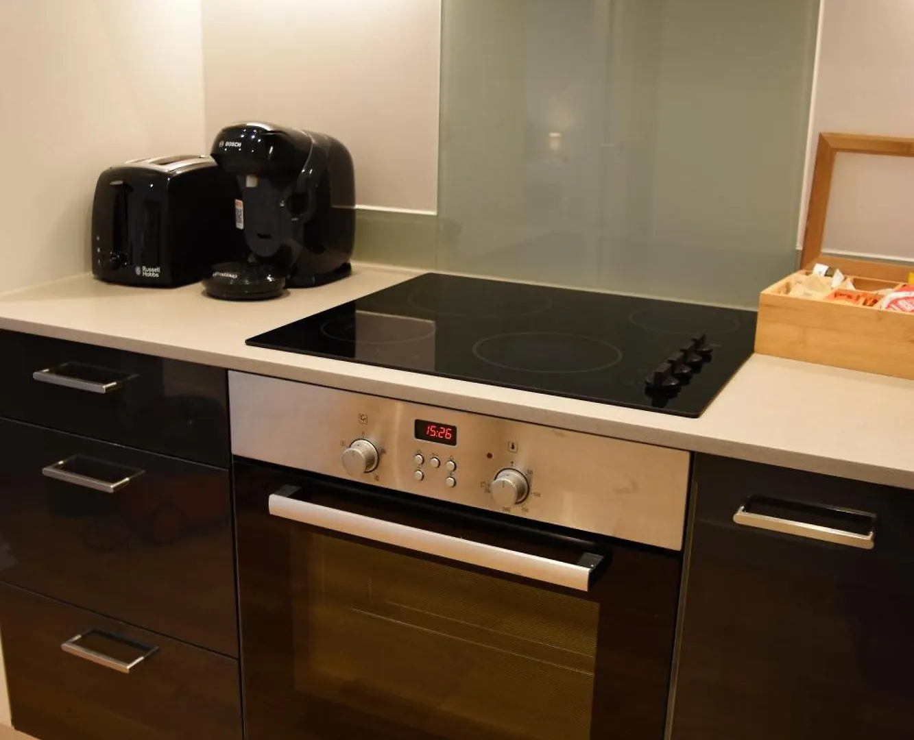 Modern London Apartment Near Greenwich - Rooftop City View