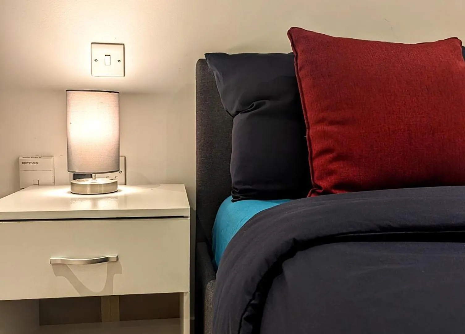 Modern London Apartment Near Greenwich - Rooftop City View 0*,  Reino Unido